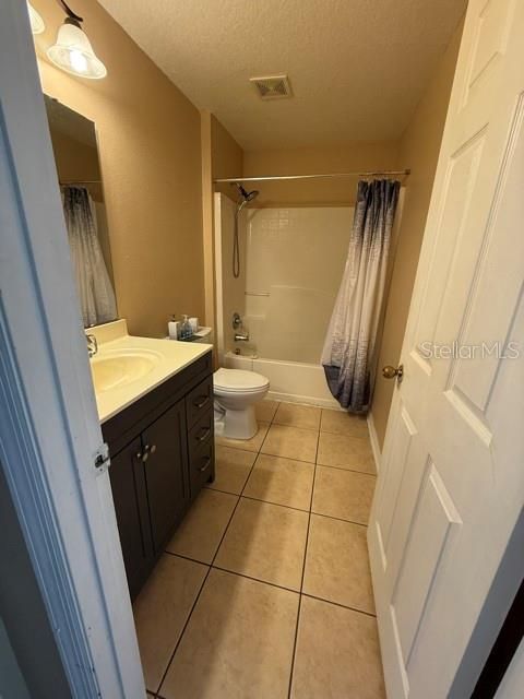 For Rent: $2,800 (4 beds, 2 baths, 2240 Square Feet)