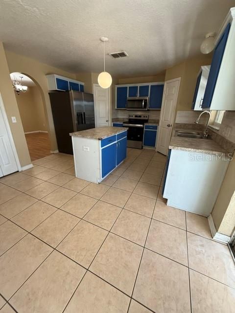 For Rent: $2,800 (4 beds, 2 baths, 2240 Square Feet)