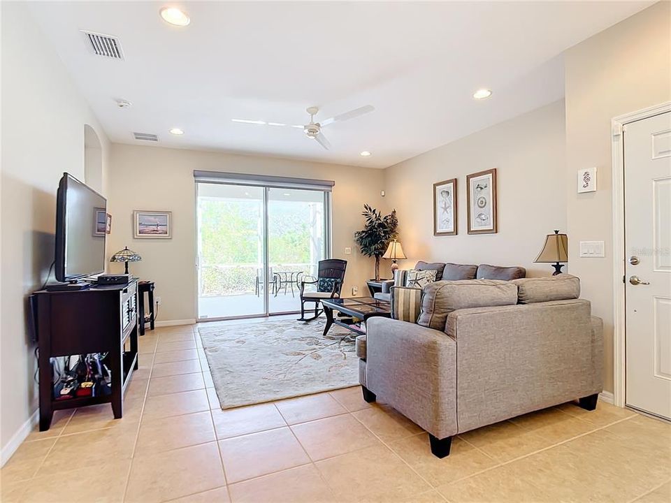 For Sale: $424,000 (2 beds, 2 baths, 1522 Square Feet)