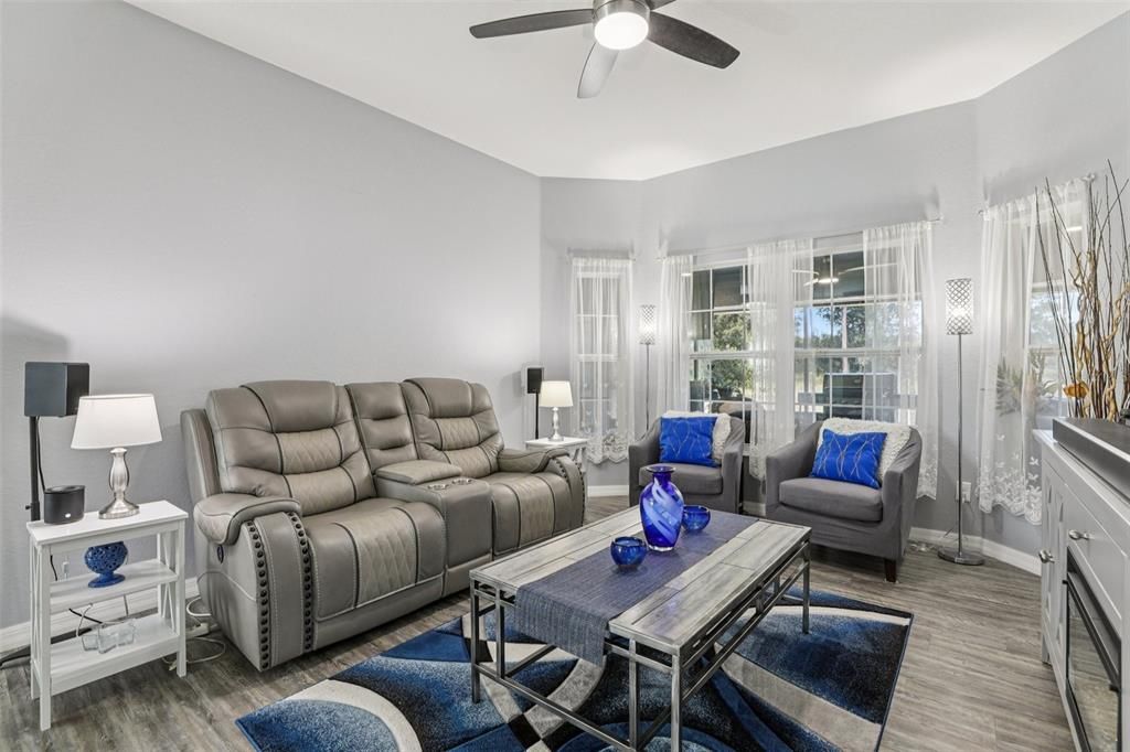 На продажу: $440,000 (4 спален, 2 ванн, 2298 Квадратных фут)