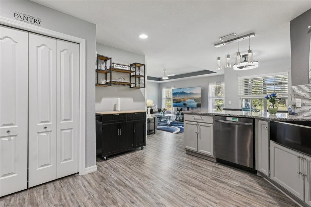 На продажу: $440,000 (4 спален, 2 ванн, 2298 Квадратных фут)