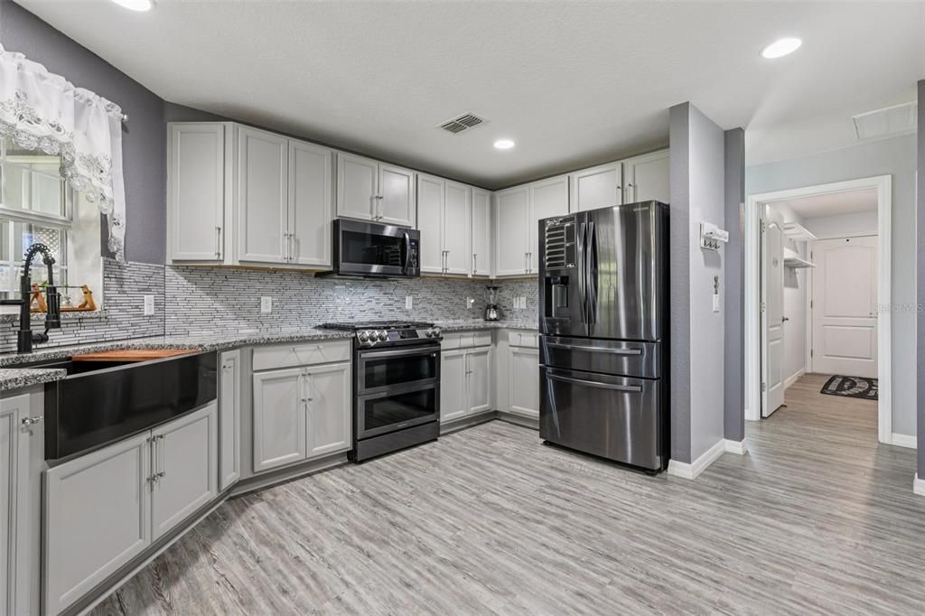 На продажу: $440,000 (4 спален, 2 ванн, 2298 Квадратных фут)