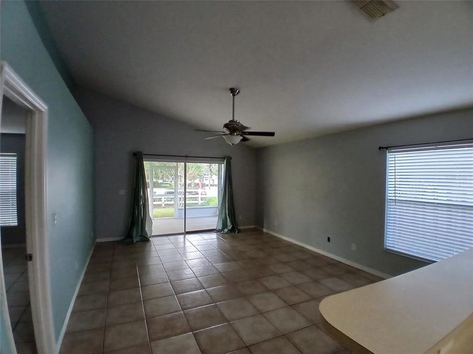 For Sale: $345,000 (3 beds, 2 baths, 1942 Square Feet)