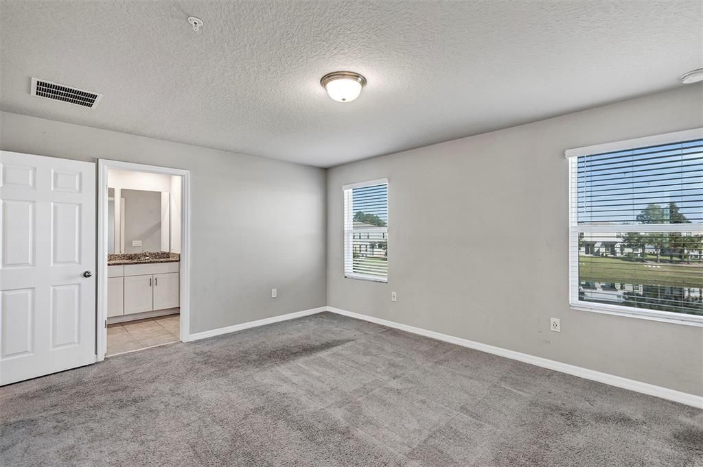 待售: $348,400 (3 贝兹, 2 浴室, 1570 平方英尺)