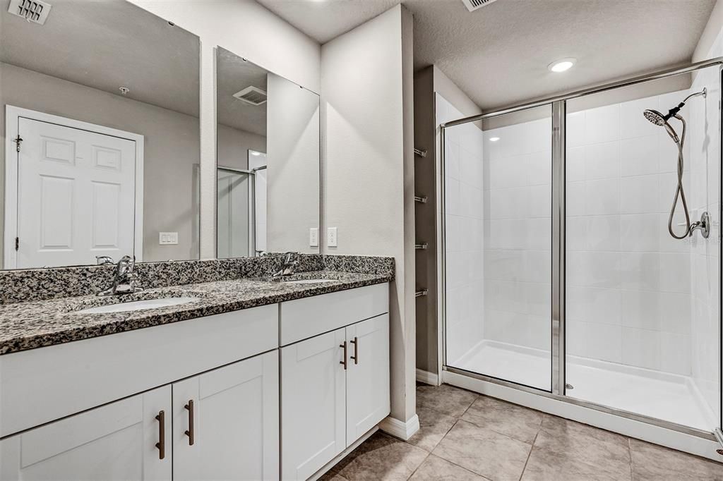 待售: $348,400 (3 贝兹, 2 浴室, 1570 平方英尺)