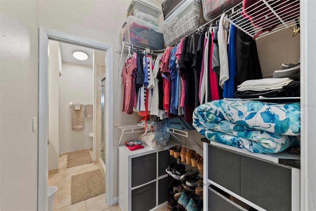 Active With Contract: $315,000 (2 beds, 2 baths, 995 Square Feet)