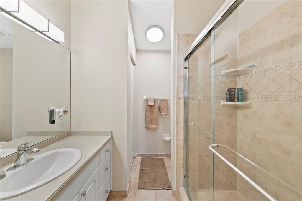 Active With Contract: $315,000 (2 beds, 2 baths, 995 Square Feet)