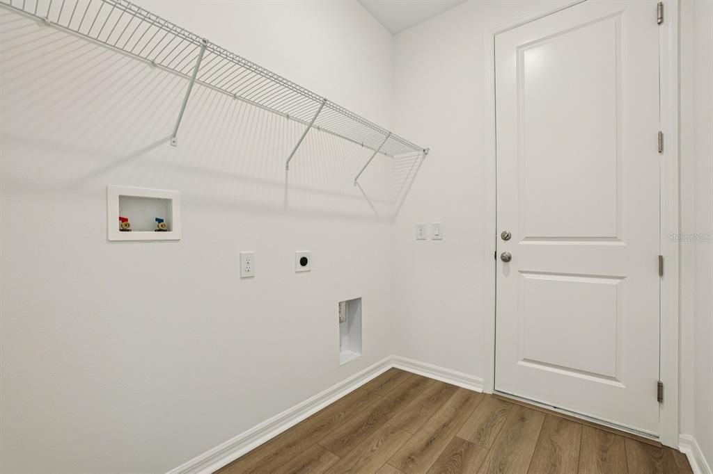 待售: $459,990 (4 贝兹, 2 浴室, 1903 平方英尺)