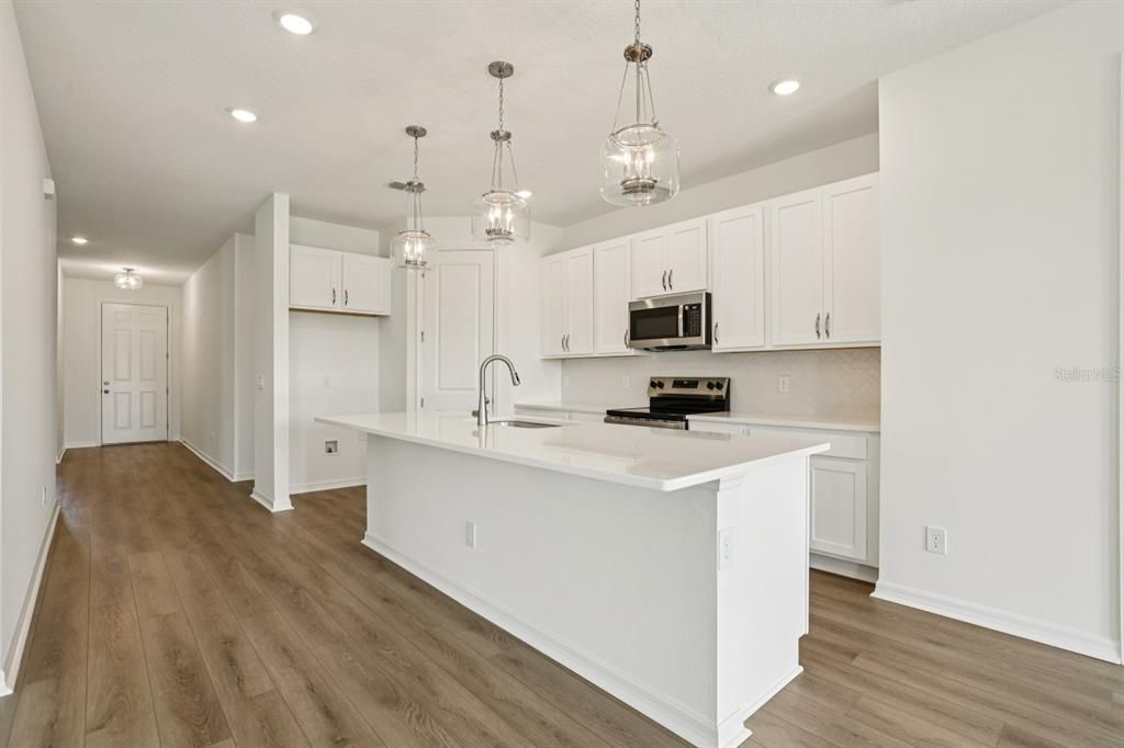 待售: $459,990 (4 贝兹, 2 浴室, 1903 平方英尺)