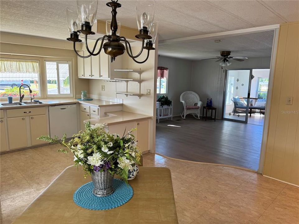 For Sale: $155,000 (2 beds, 2 baths, 1616 Square Feet)