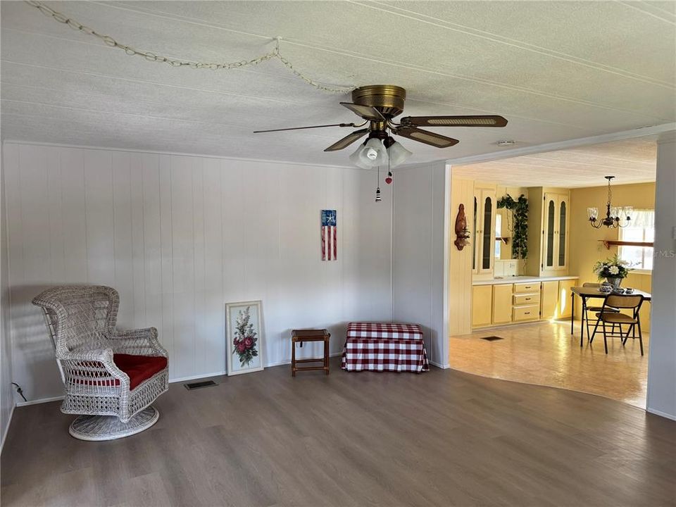 For Sale: $155,000 (2 beds, 2 baths, 1616 Square Feet)