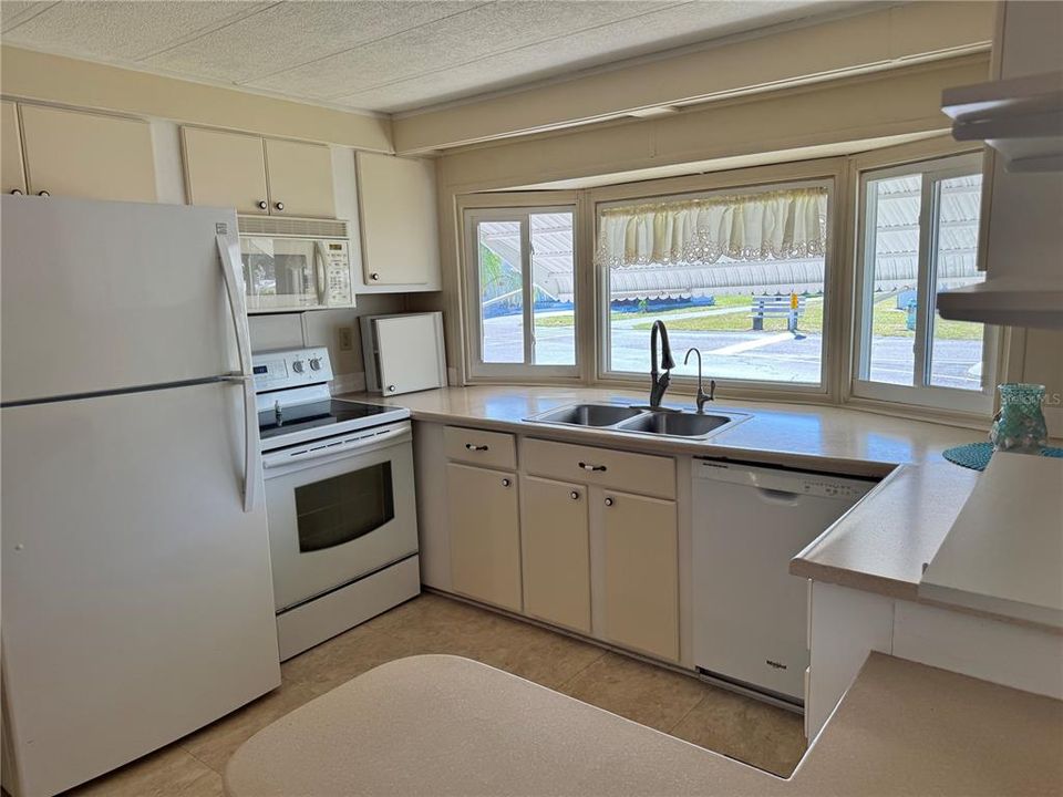 For Sale: $155,000 (2 beds, 2 baths, 1616 Square Feet)