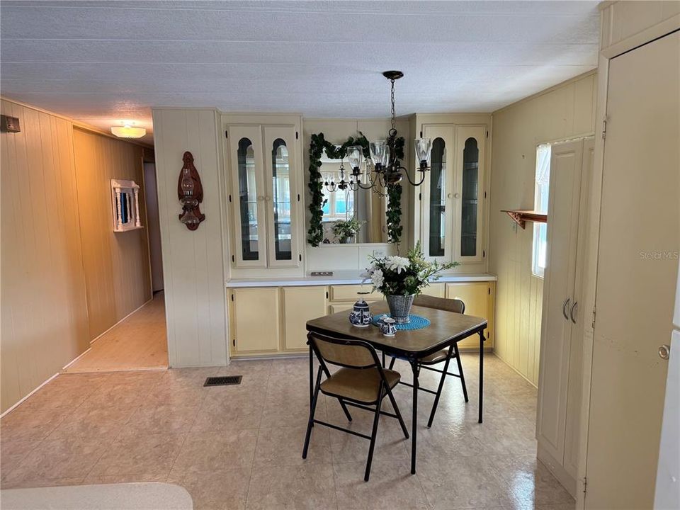 For Sale: $155,000 (2 beds, 2 baths, 1616 Square Feet)