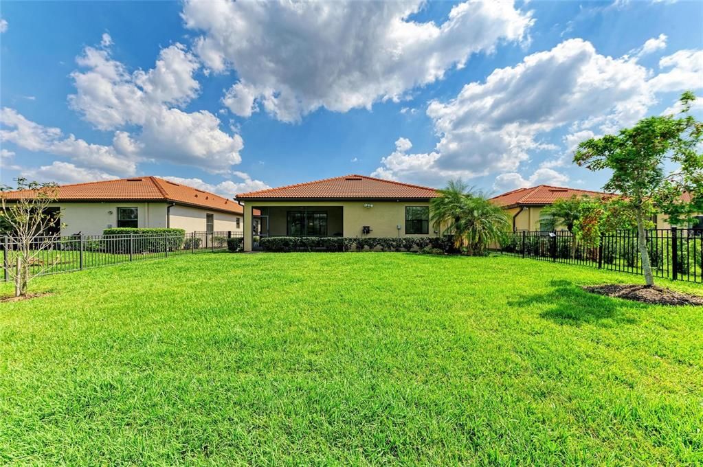 For Sale: $575,000 (3 beds, 3 baths, 1840 Square Feet)