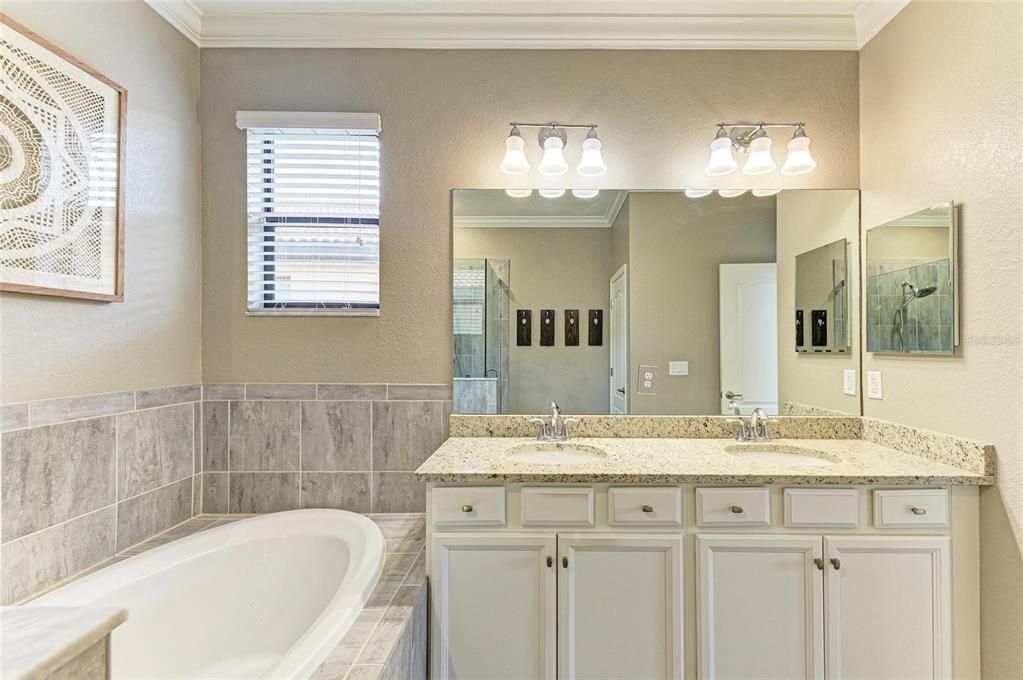 For Sale: $575,000 (3 beds, 3 baths, 1840 Square Feet)