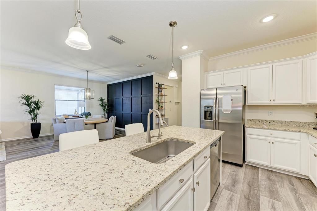 For Sale: $575,000 (3 beds, 3 baths, 1840 Square Feet)