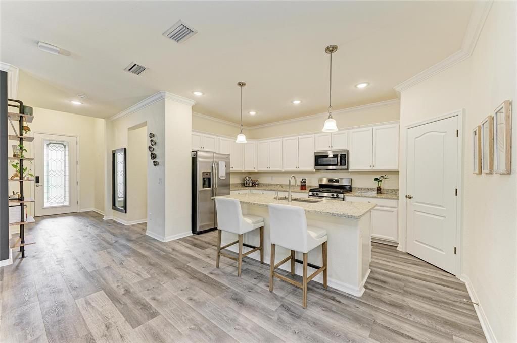 For Sale: $575,000 (3 beds, 3 baths, 1840 Square Feet)