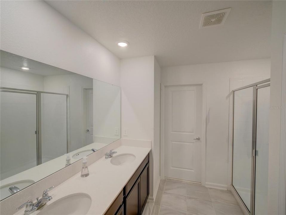 For Sale: $390,000 (4 beds, 2 baths, 2645 Square Feet)