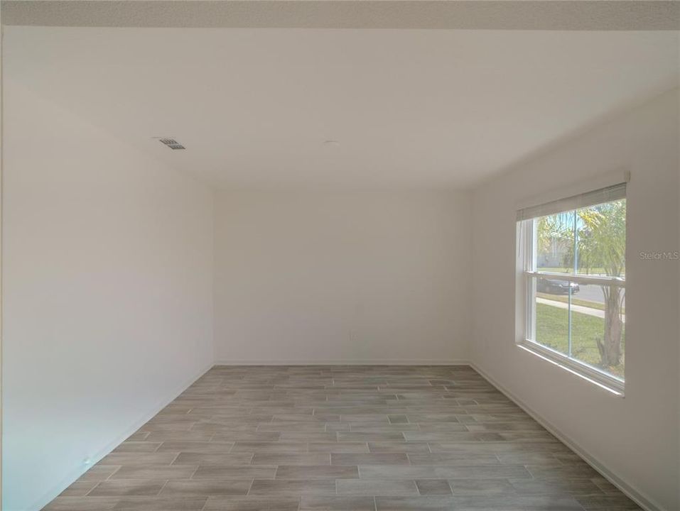 For Sale: $390,000 (4 beds, 2 baths, 2645 Square Feet)