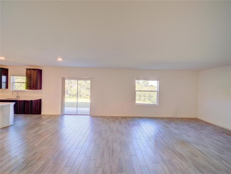 For Sale: $390,000 (4 beds, 2 baths, 2645 Square Feet)