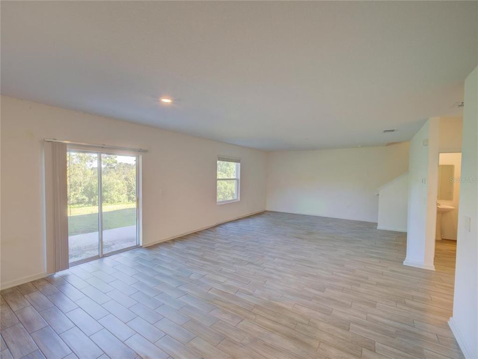 For Sale: $390,000 (4 beds, 2 baths, 2645 Square Feet)