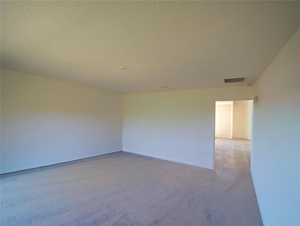 For Sale: $390,000 (4 beds, 2 baths, 2645 Square Feet)