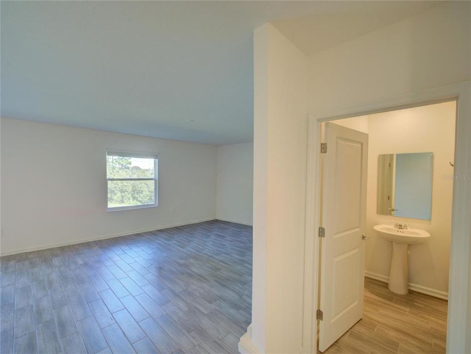 For Sale: $390,000 (4 beds, 2 baths, 2645 Square Feet)