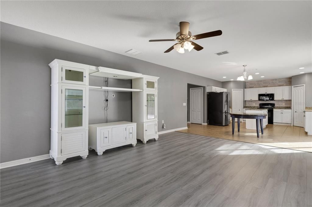 待售: $594,900 (4 贝兹, 2 浴室, 2988 平方英尺)