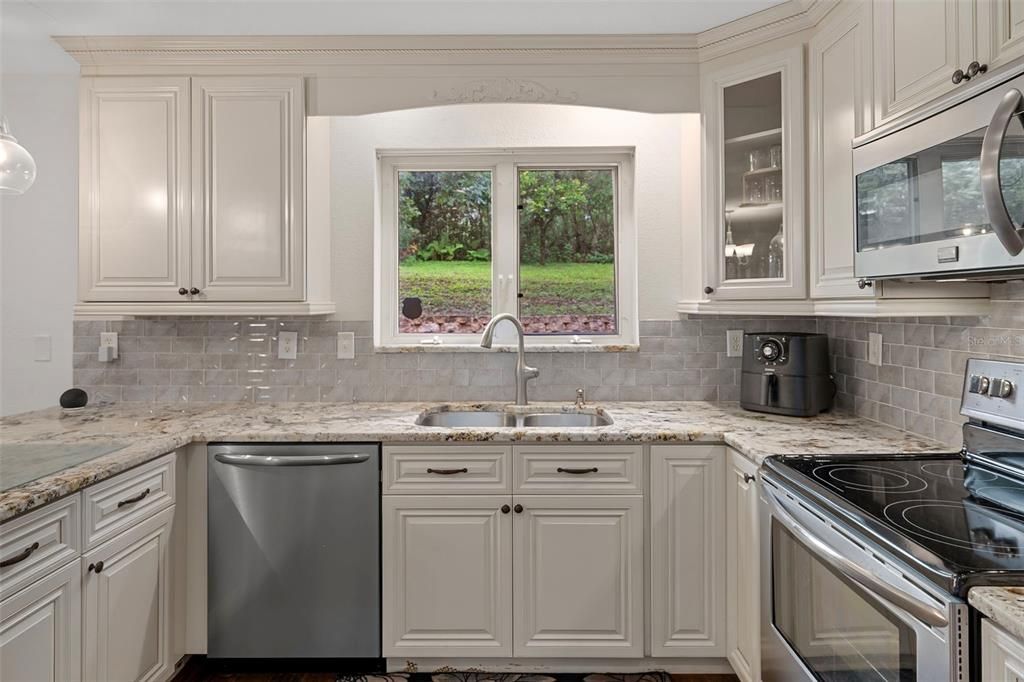 For Sale: $677,000 (3 beds, 2 baths, 2066 Square Feet)