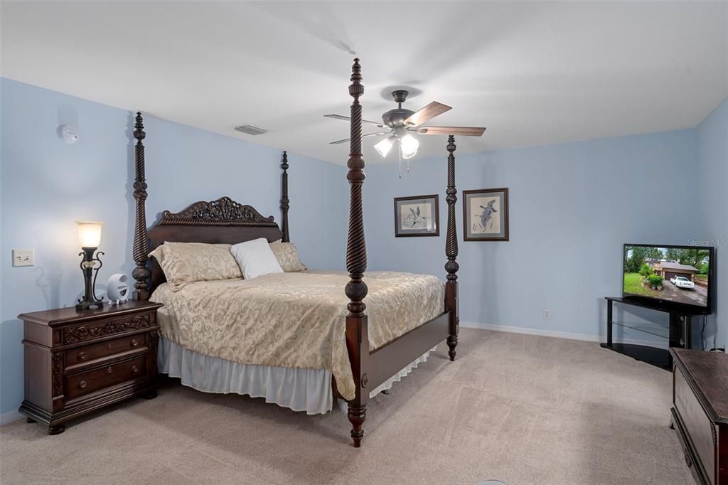 For Sale: $677,000 (3 beds, 2 baths, 2066 Square Feet)