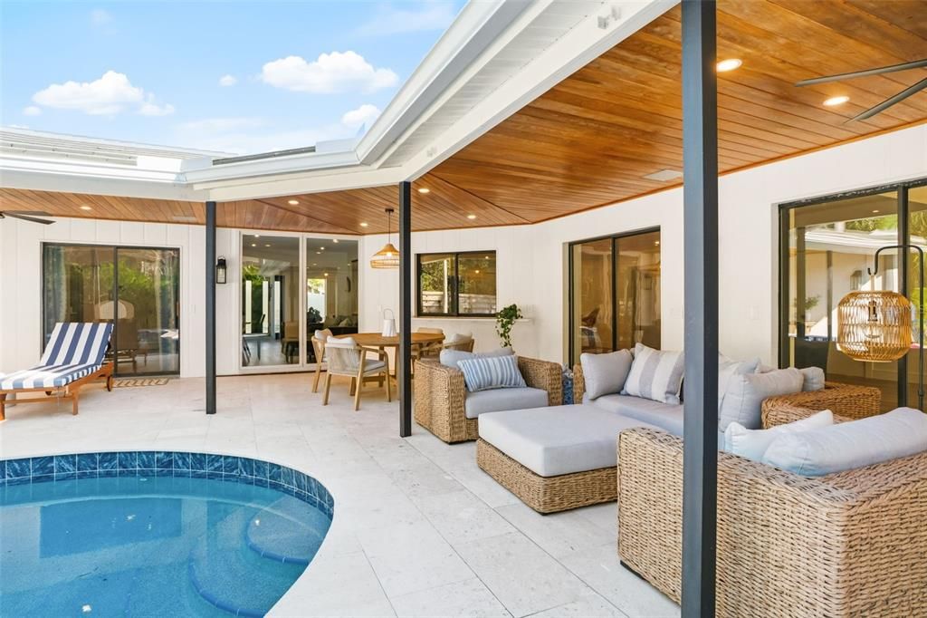 На продажу: $1,649,000 (3 спален, 3 ванн, 2708 Квадратных фут)