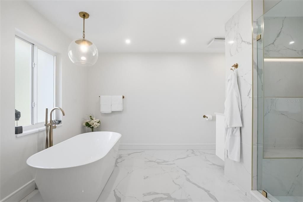 На продажу: $1,649,000 (3 спален, 3 ванн, 2708 Квадратных фут)