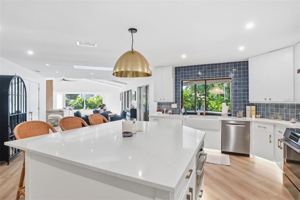 На продажу: $1,649,000 (3 спален, 3 ванн, 2708 Квадратных фут)