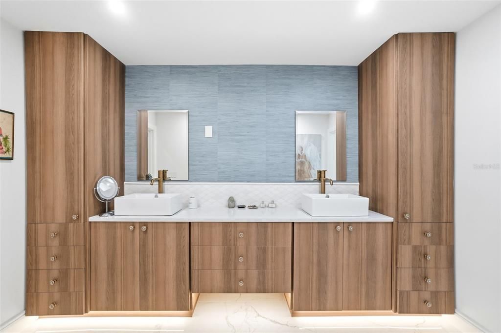 На продажу: $1,649,000 (3 спален, 3 ванн, 2708 Квадратных фут)