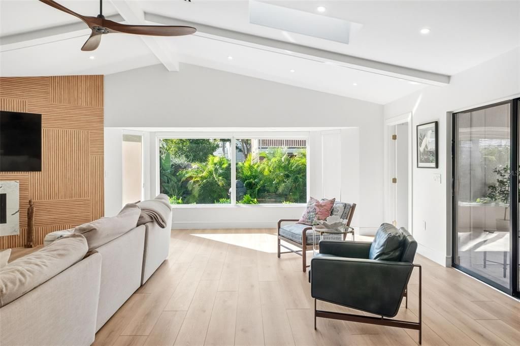 На продажу: $1,649,000 (3 спален, 3 ванн, 2708 Квадратных фут)