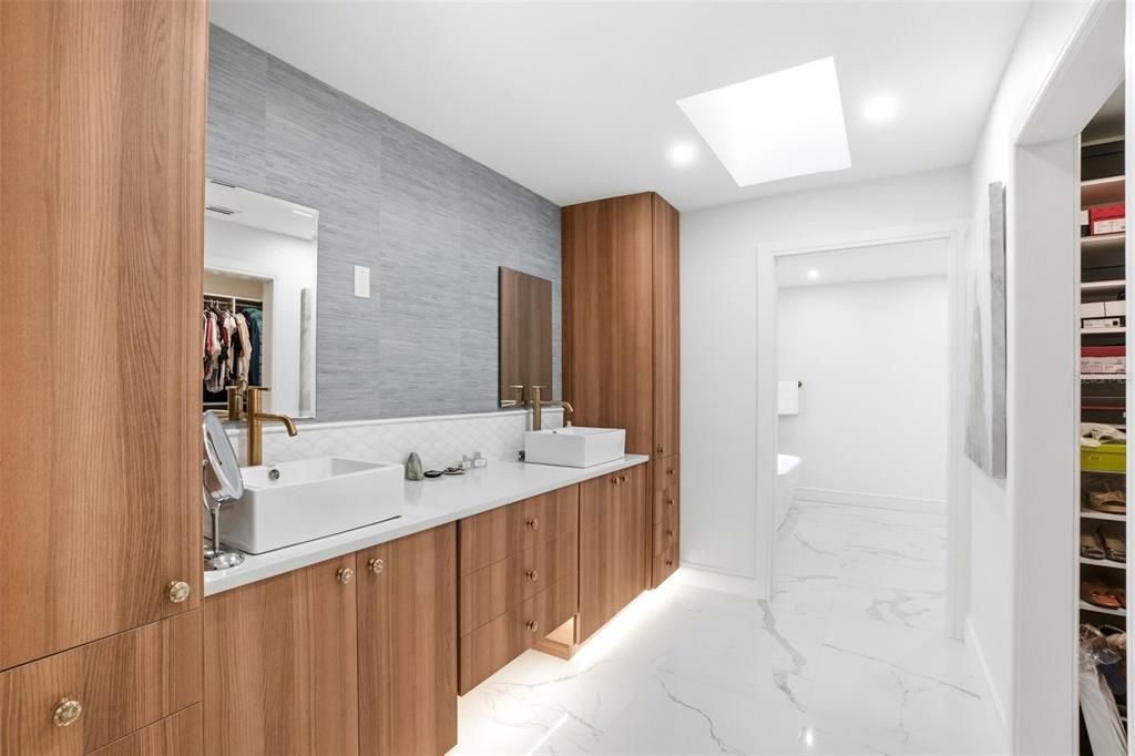 На продажу: $1,649,000 (3 спален, 3 ванн, 2708 Квадратных фут)