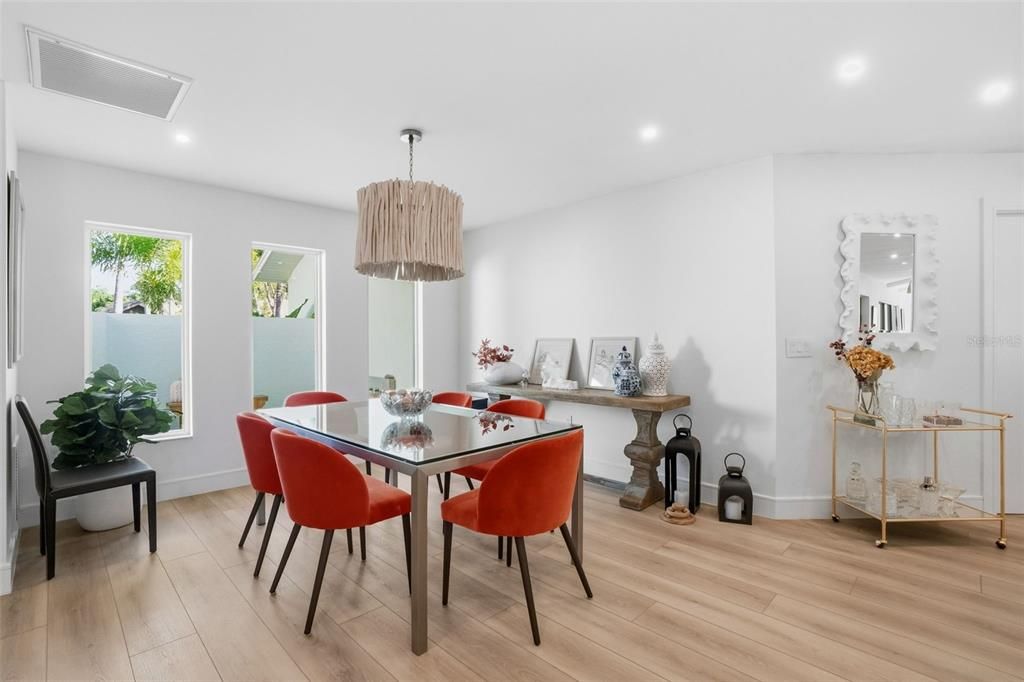 На продажу: $1,649,000 (3 спален, 3 ванн, 2708 Квадратных фут)