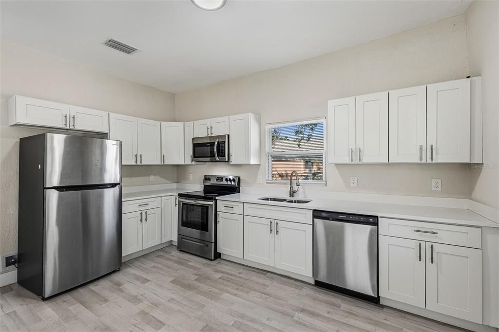 For Sale: $249,900 (3 beds, 1 baths, 858 Square Feet)