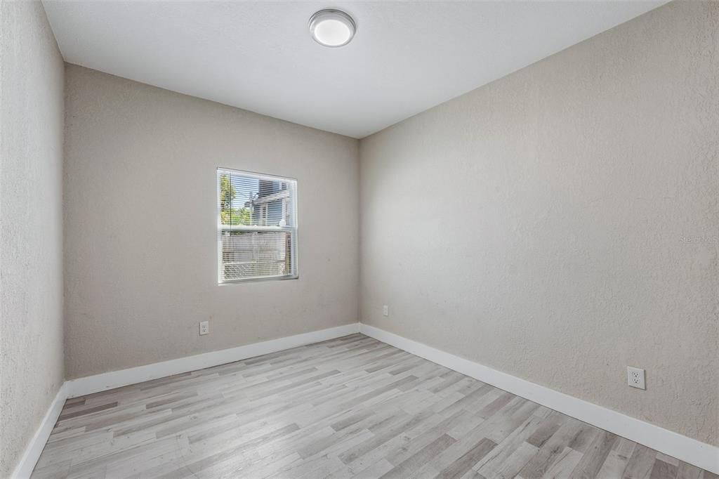 For Sale: $249,900 (3 beds, 1 baths, 858 Square Feet)