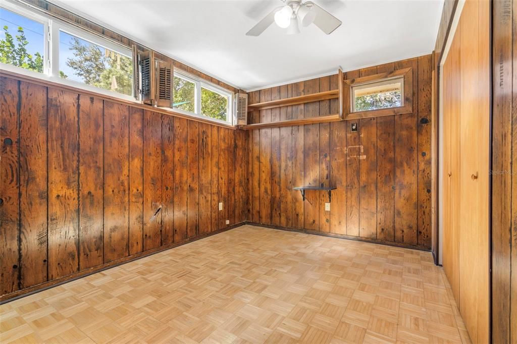 For Sale: $450,450 (2 beds, 1 baths, 1641 Square Feet)