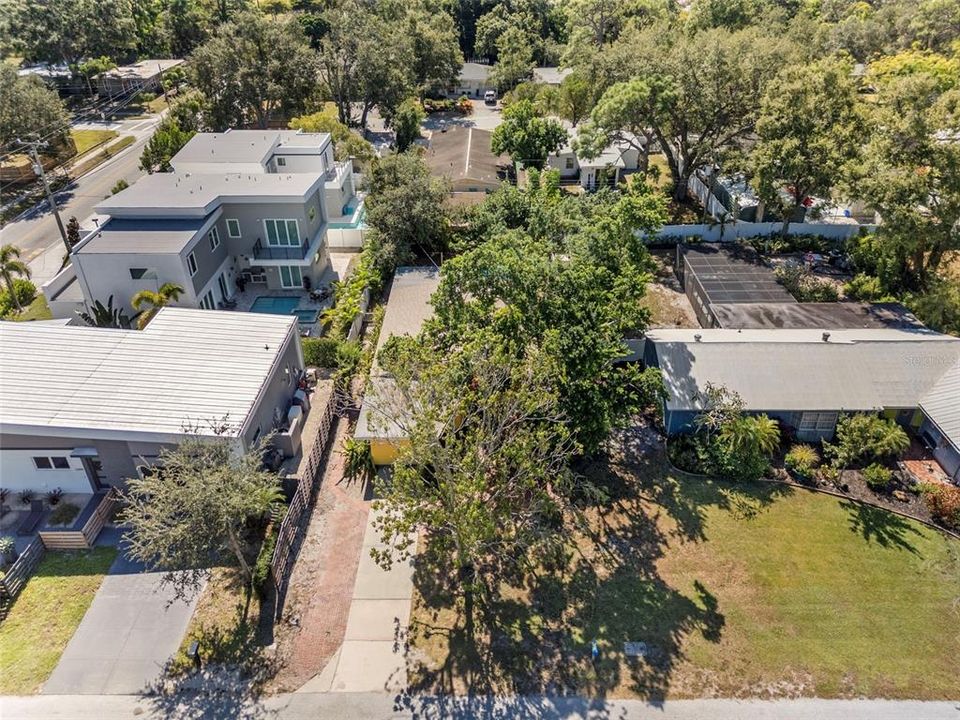 For Sale: $450,450 (2 beds, 1 baths, 1641 Square Feet)