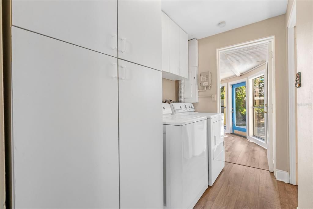 For Sale: $450,450 (2 beds, 1 baths, 1641 Square Feet)