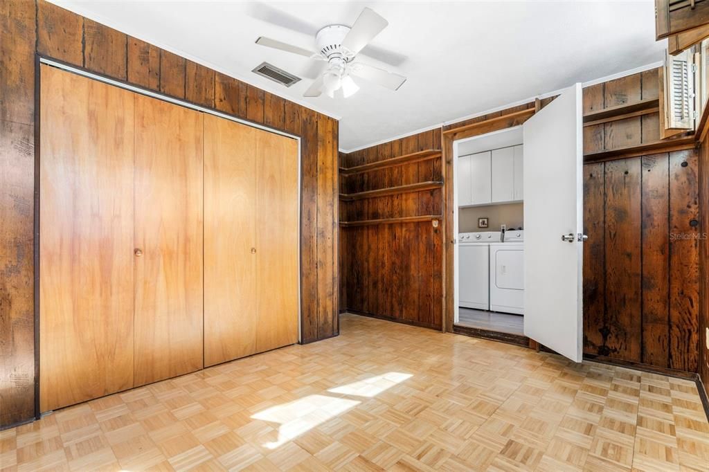 For Sale: $450,450 (2 beds, 1 baths, 1641 Square Feet)