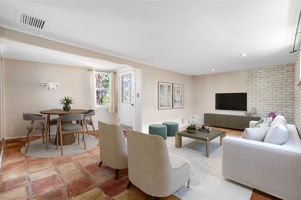 For Sale: $450,450 (2 beds, 1 baths, 1641 Square Feet)