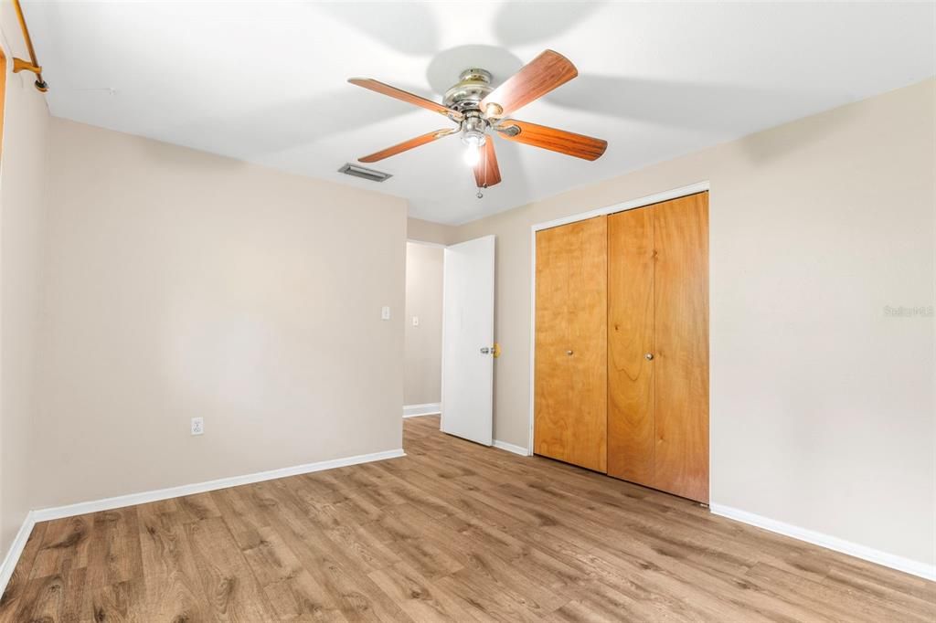 For Sale: $450,450 (2 beds, 1 baths, 1641 Square Feet)