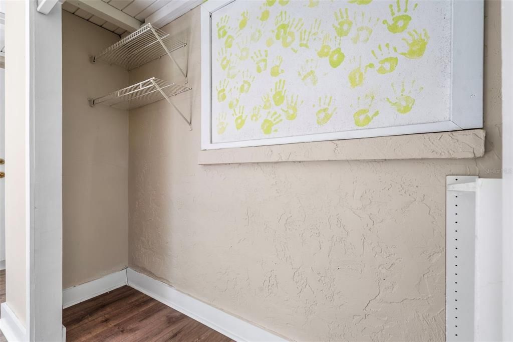 For Sale: $450,450 (2 beds, 1 baths, 1641 Square Feet)