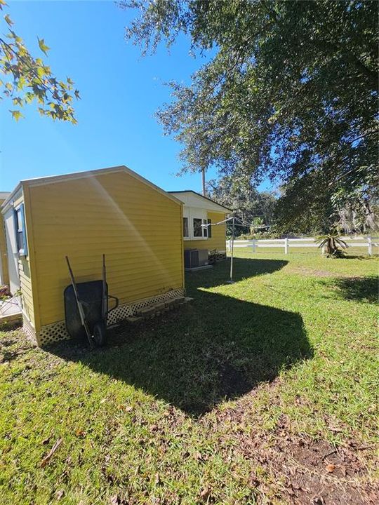 For Sale: $159,900 (2 beds, 3 baths, 1152 Square Feet)