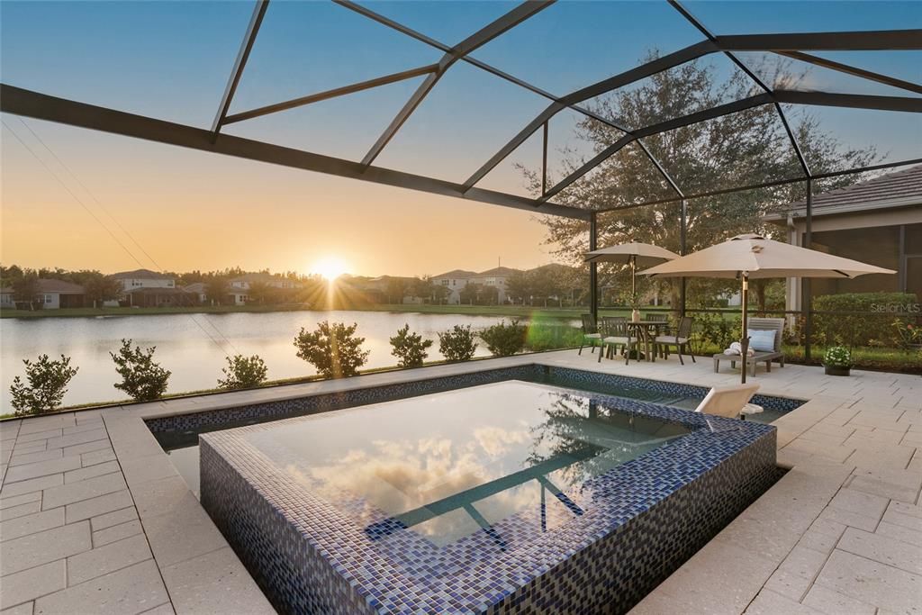 Activo con contrato: $824,900 (5 camas, 4 baños, 3381 Pies cuadrados)