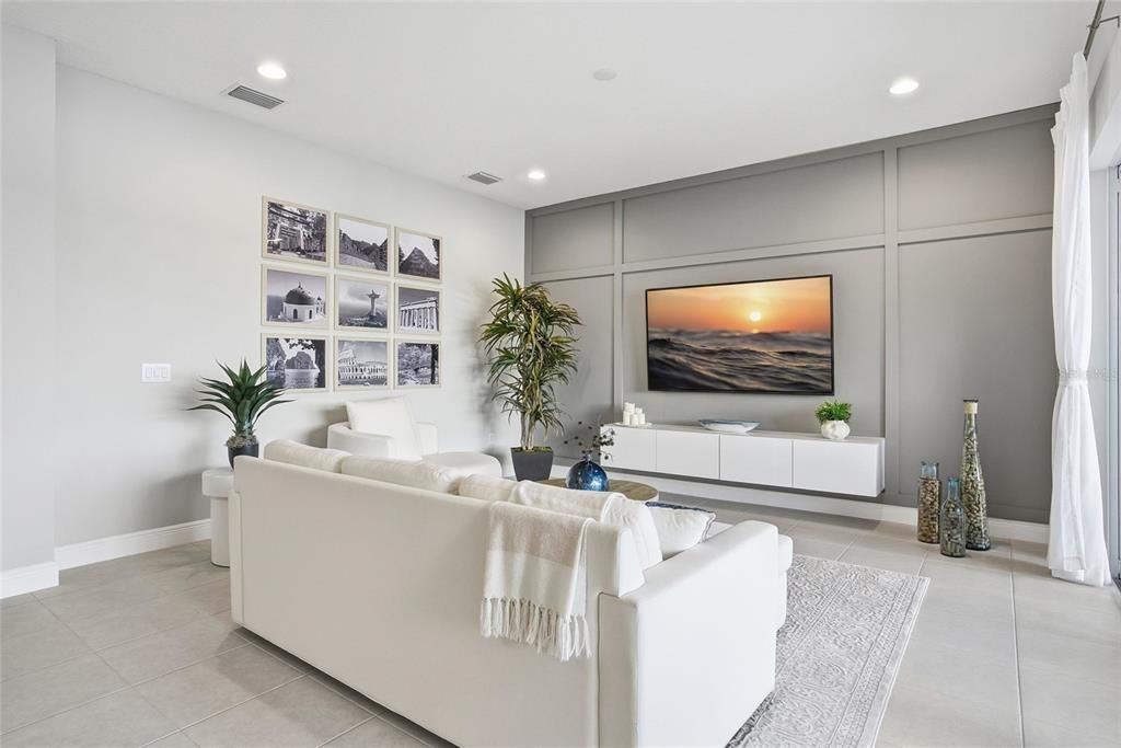 Activo con contrato: $824,900 (5 camas, 4 baños, 3381 Pies cuadrados)