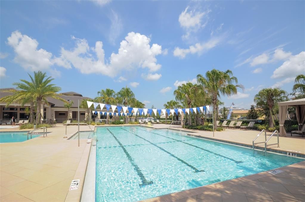 Activo con contrato: $824,900 (5 camas, 4 baños, 3381 Pies cuadrados)